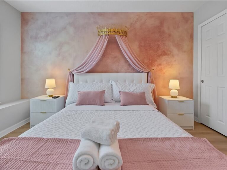 Tiffanys Villas Solara